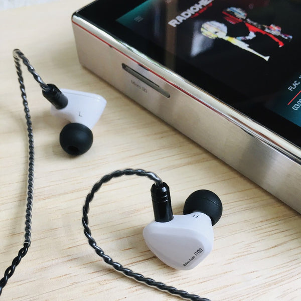 iBasso IT00, In-Ear Monitors: Graphene Dynamic Driver Audiophile Earphones IEM (IT00)