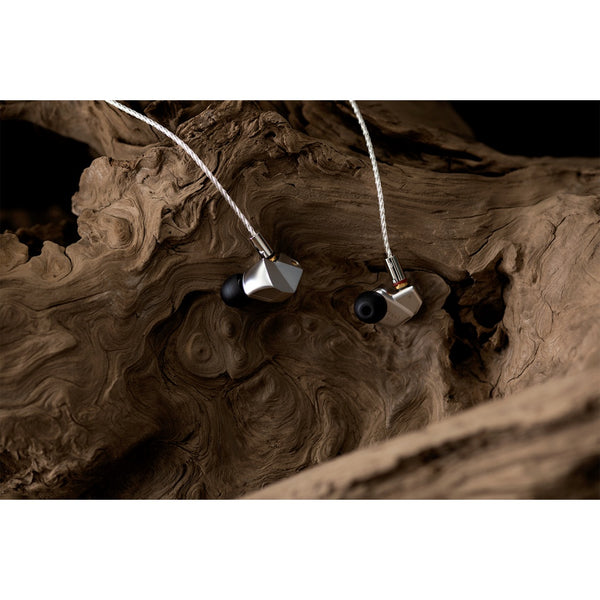 Final Audio B3, In-Ear Monitors: Dual Balanced Armature Drivers Sound Isolating IEM (B3)