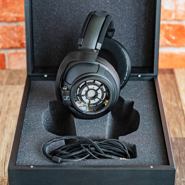 Sennheiser HD820, Closed Back Headphones: Audiophile Reference, Ring Radiator Drivers, Glass Reflector Tech (HD 820)