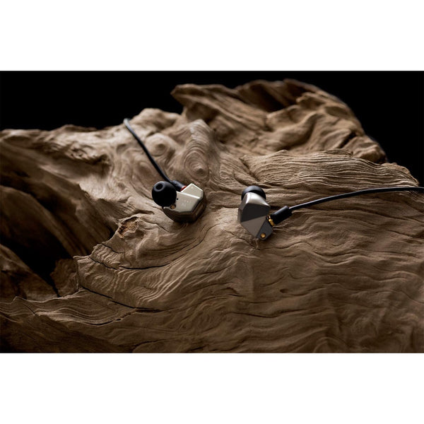 Final Audio B2, In-Ear Monitors: Sound Isolating Balanced Armature Driver Earphones IEM (B2)